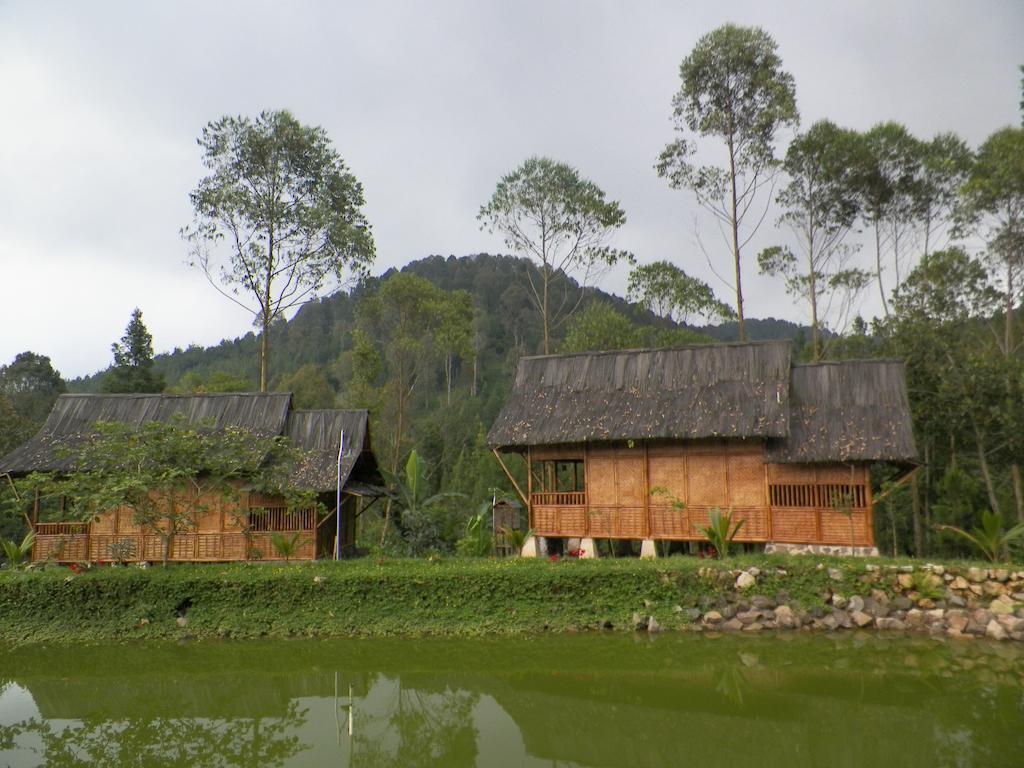 Villa Kampung Karuhun Sutan Raja บันดุง ภายนอก รูปภาพ