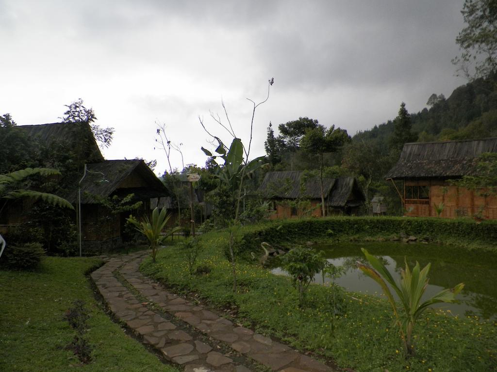 Villa Kampung Karuhun Sutan Raja บันดุง ภายนอก รูปภาพ