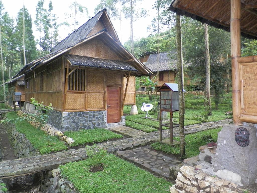 Villa Kampung Karuhun Sutan Raja บันดุง ภายนอก รูปภาพ