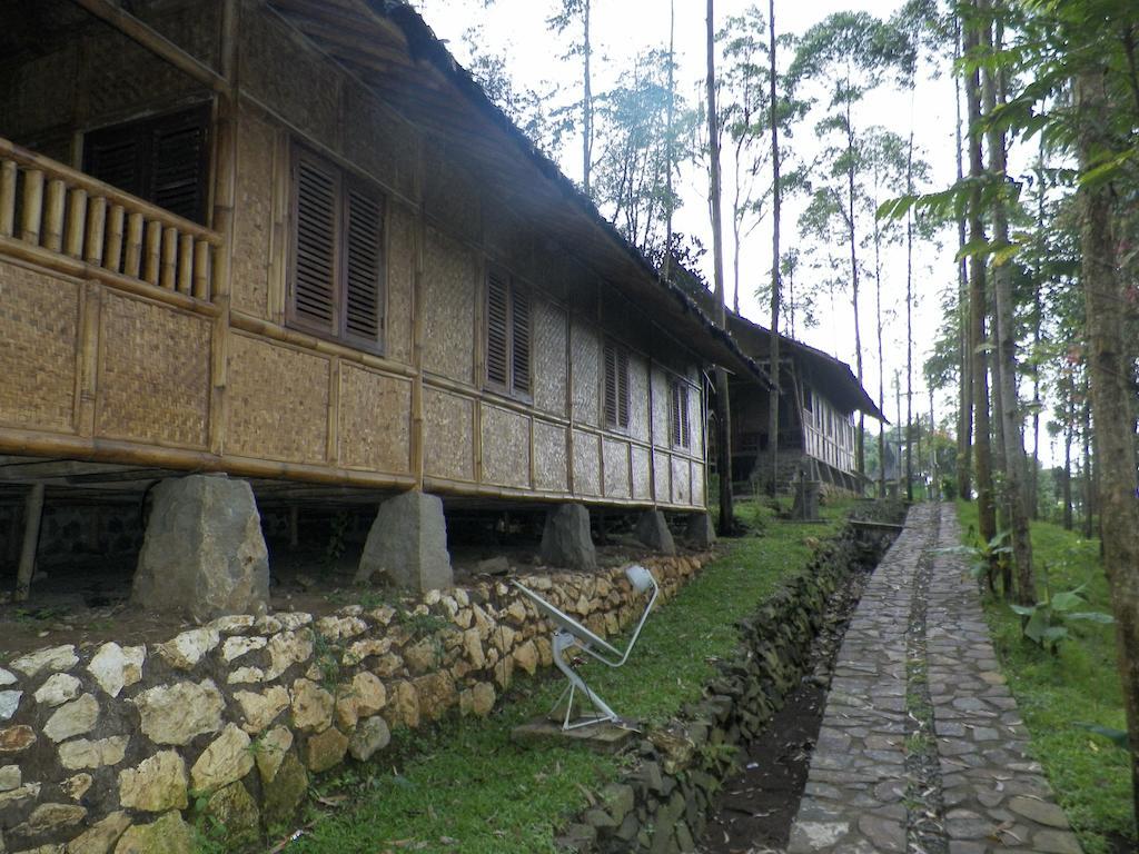 Villa Kampung Karuhun Sutan Raja บันดุง ภายนอก รูปภาพ